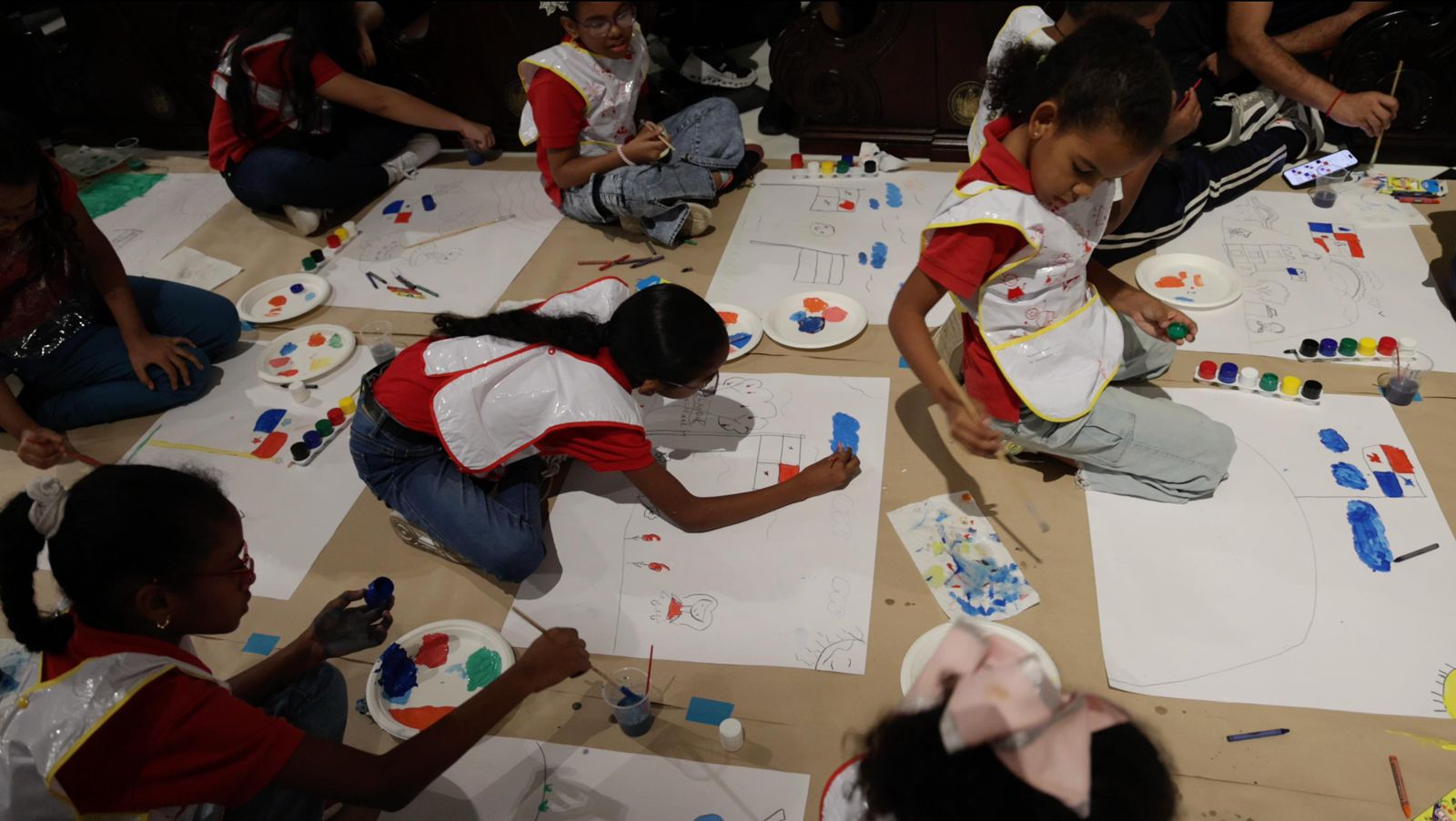 80 niños destacan en taller de arte y patriotismo. Foto: Cortesía