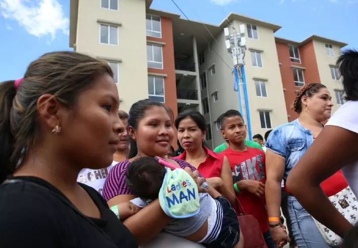 Más de 300 familias con casa nueva.