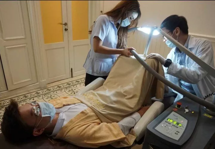 Revuelo por este tratamiento. / Fotos de la página oficial de Hospital Lelux.