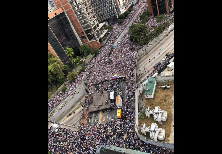 El pueblo venezolano se volcó a las calles.