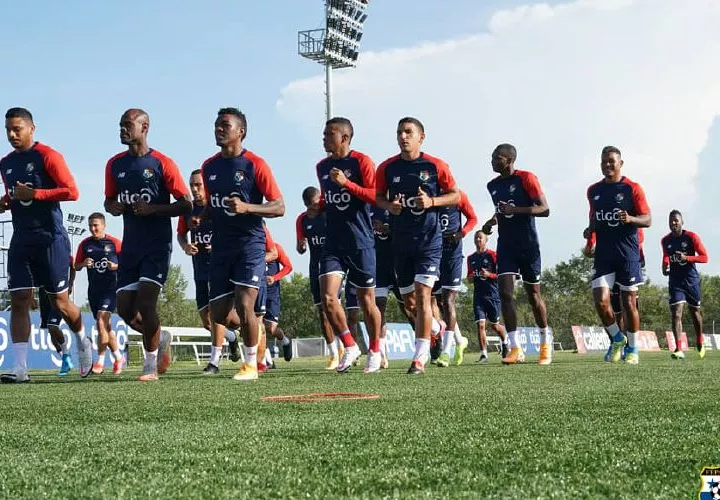 Entrenamiento de ayer de la Selección de Fútbol de Panamá. Foto: Fepafut