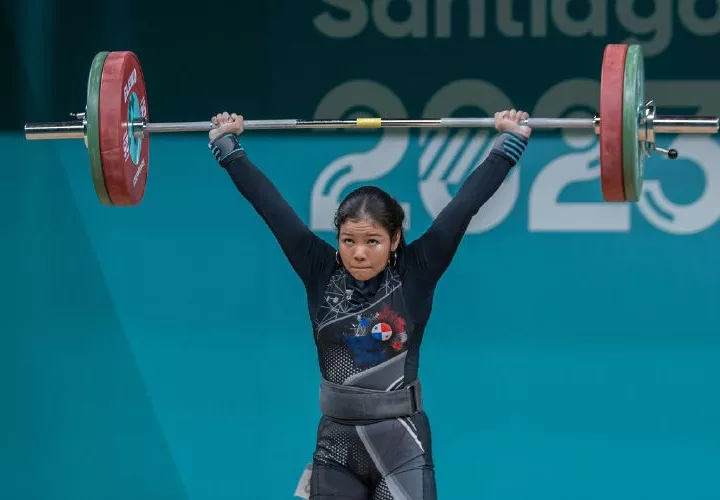 Kelly Aparicio, pesista panameña de la categoría de los 71 kilogramos. Foto: COP 