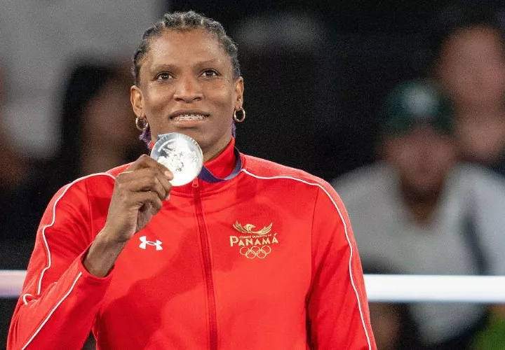 El boxeo olímpico panameño conquistó la medalla de plata de los 75 kilos de París 2024 por intermedio de Atheyna Bylon. Foto: COP